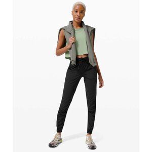 Lululemon Beyond the Studio Jogger Black sz 8